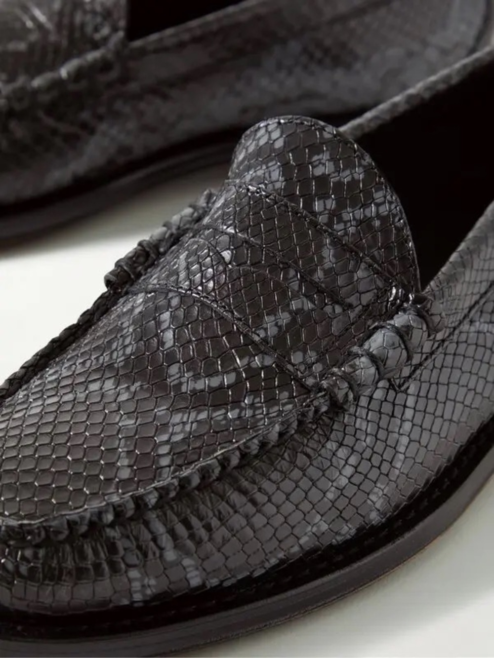 G.H. Bass Weejuns Black Leather Snakeskin Embossed Whitney Comfort Loafers 7 - Picture 12 of 14